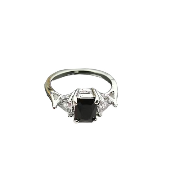 Black Square Stone with Heart Zircon Stones Silver Ring - Picture 7 of 7